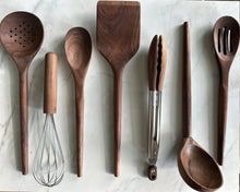 Load image into Gallery viewer, Walnut Spatula