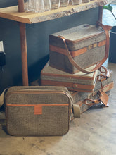 Load image into Gallery viewer, Rate Vintage Hartman Luggage