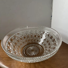 Load image into Gallery viewer, Federal Glass, Windsor Button &amp; Cane Serving Bowl
